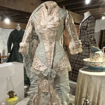 Early Victorian dress